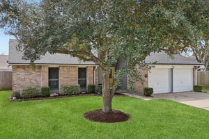 Schooners Way-L1802-035.jpg