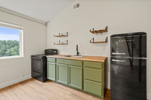 1 Bed Apt Kitchen