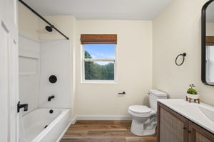 2 Bedroom Apt Bathroom