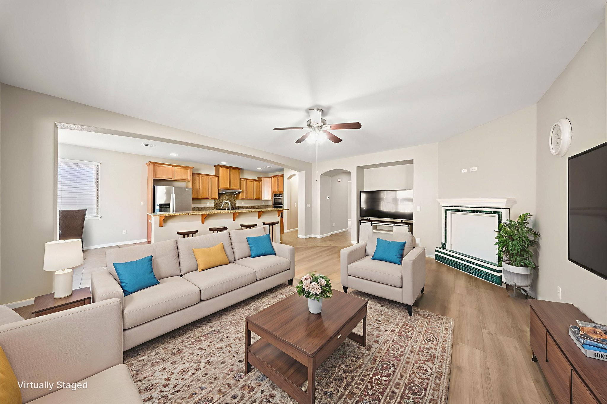 DSC06733 virtually staged.jpeg