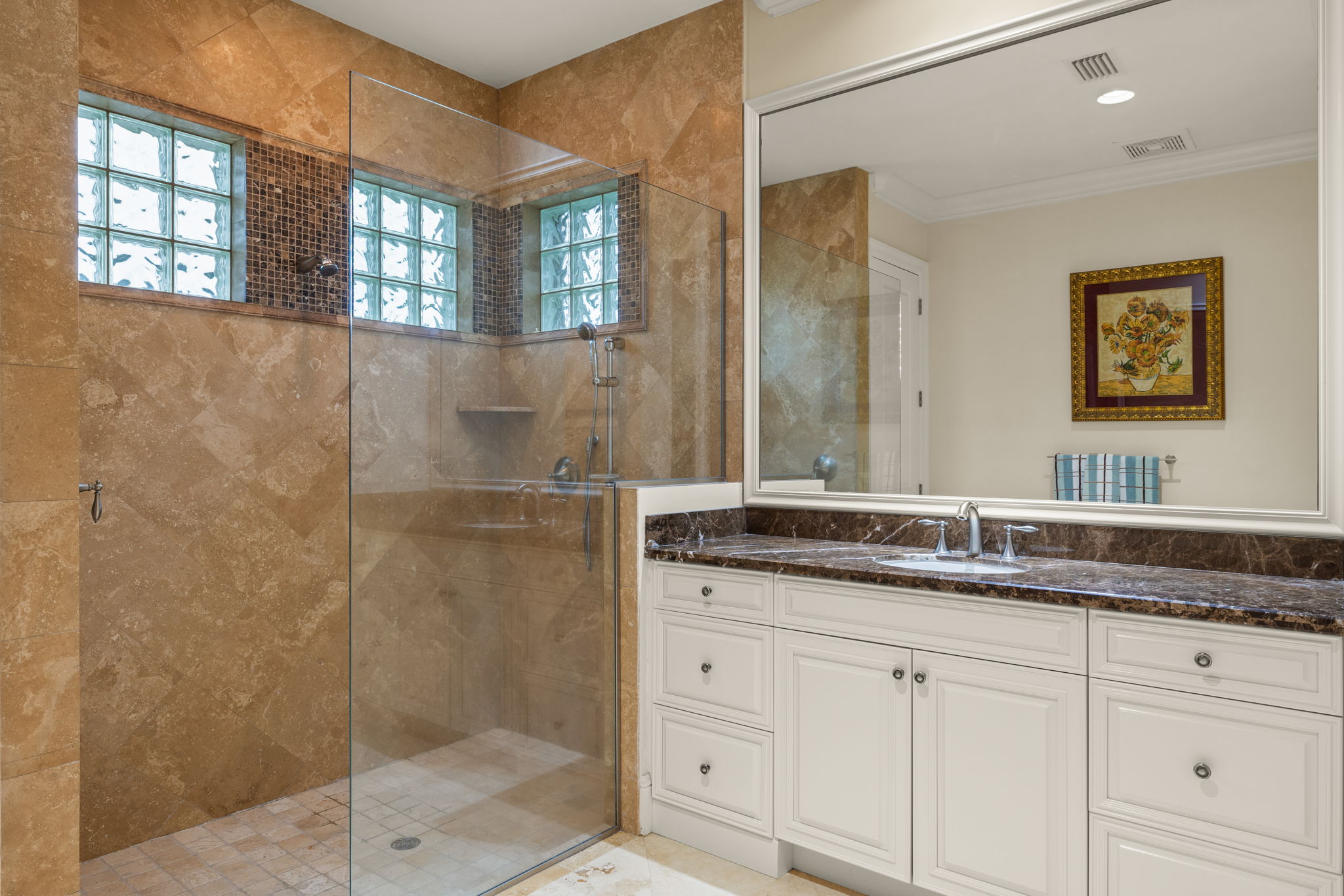 Guest Bathroom 1 - 1 of 2