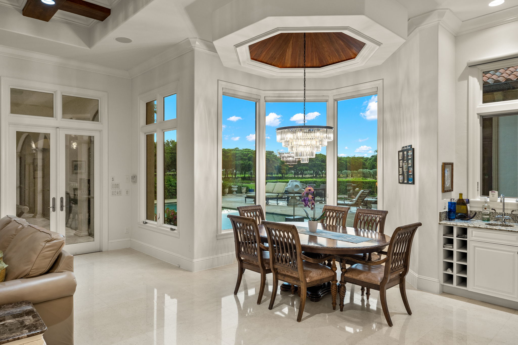 Breakfast Nook 1 of 2