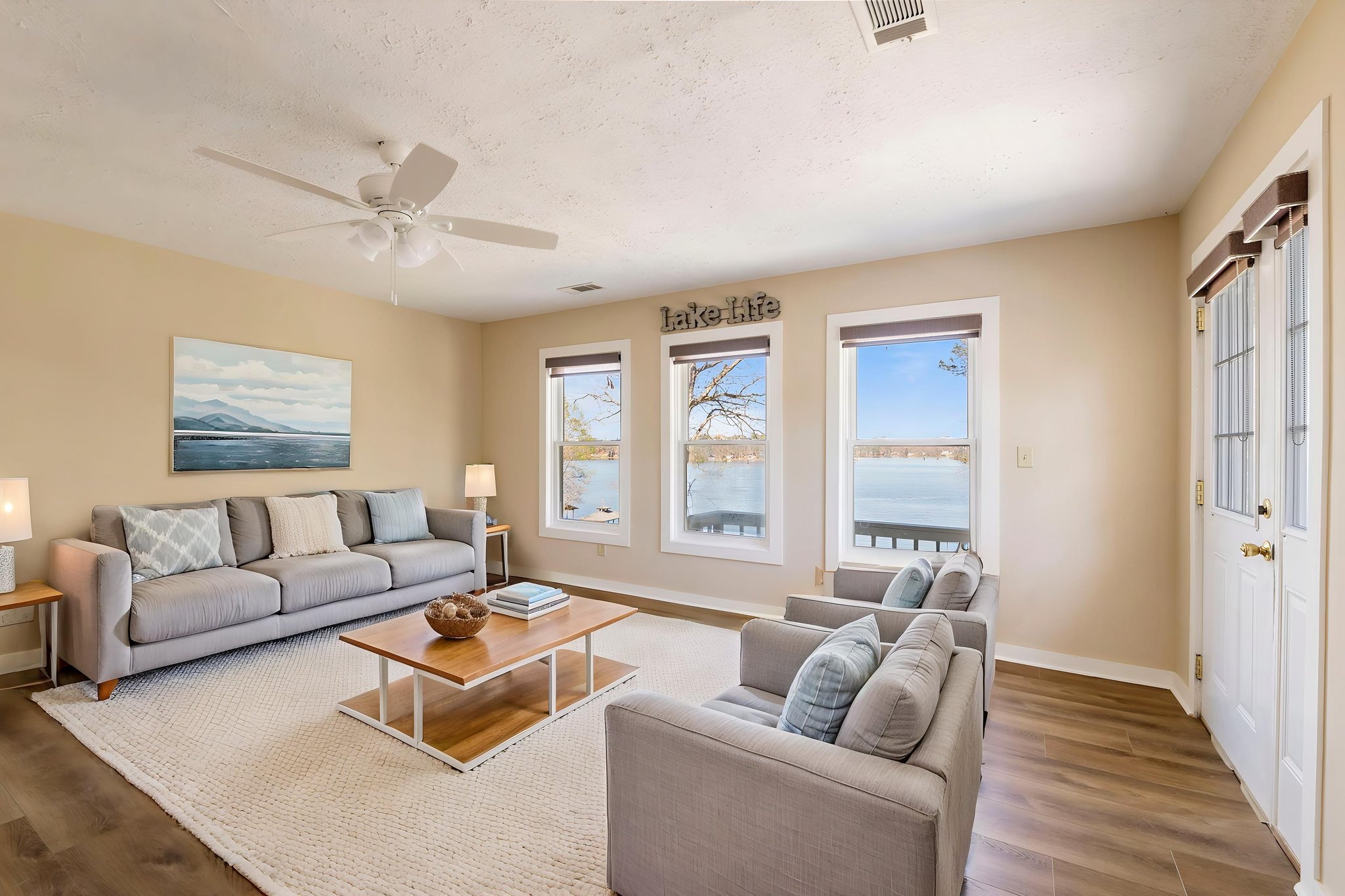 TP9_1921 virtually staged.jpeg