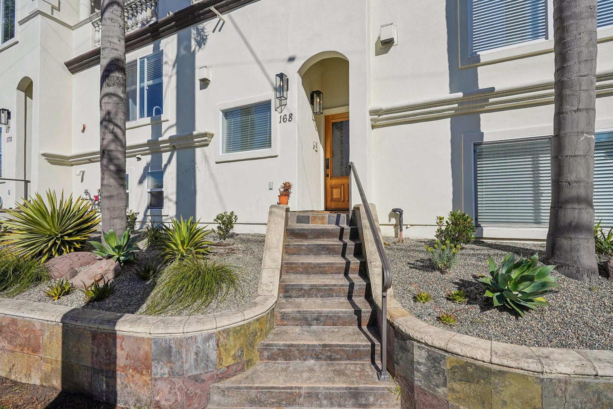 Ardmore Ave-S2102-003.jpg