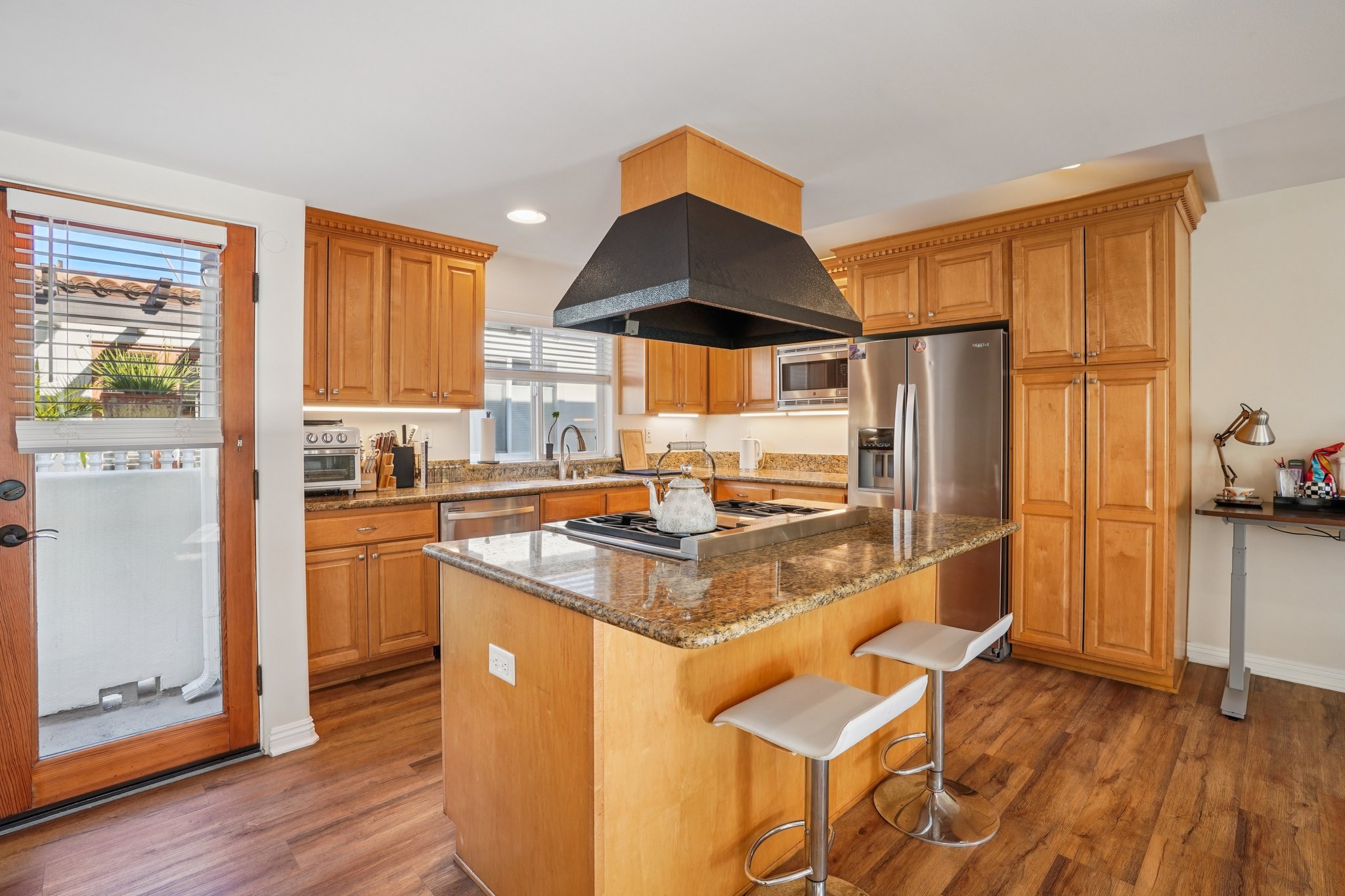 Ardmore Ave-S2102-014.jpg