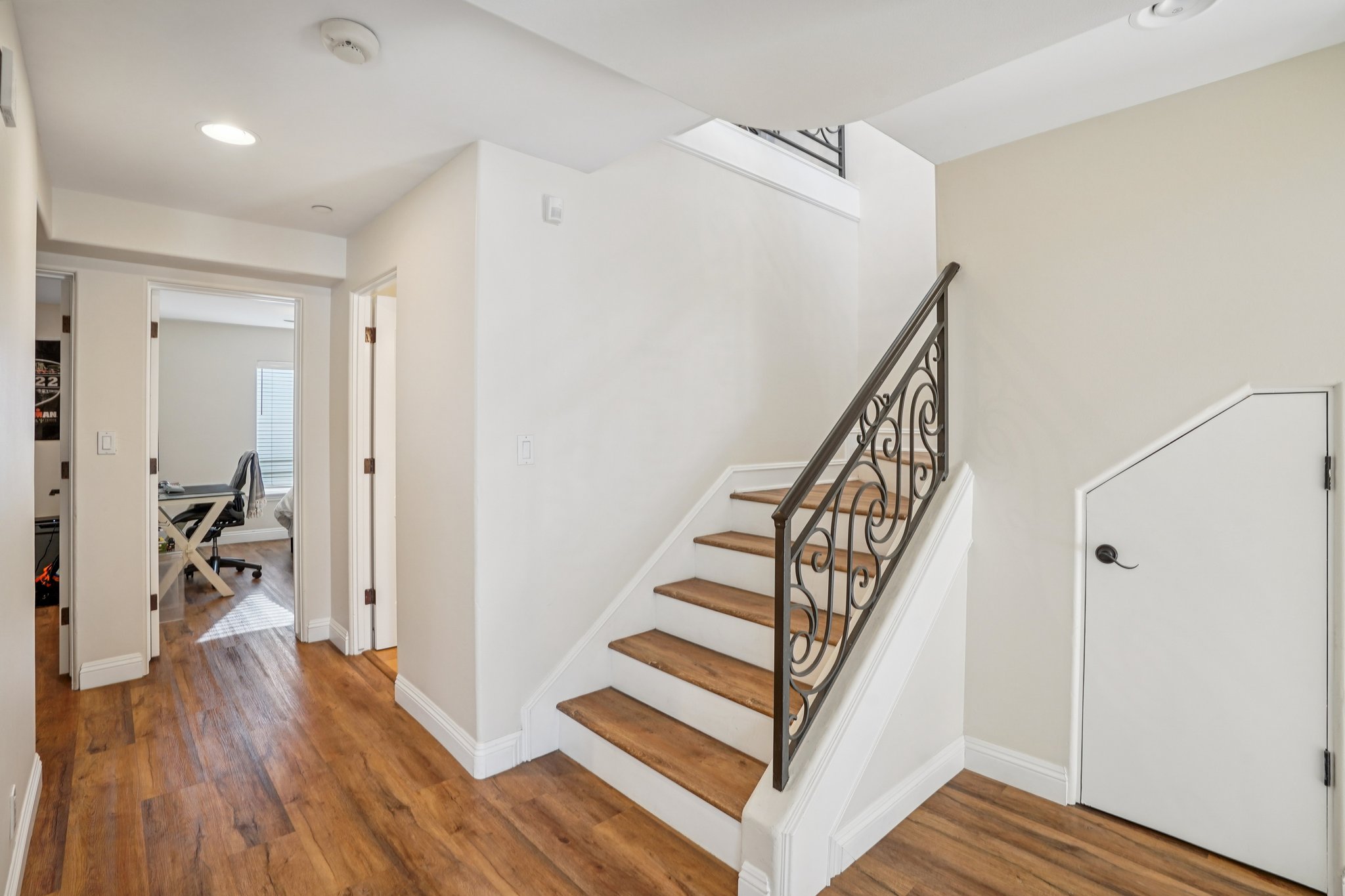 Ardmore Ave-S2102-019.jpg