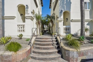 Ardmore Ave-S2102-002.jpg