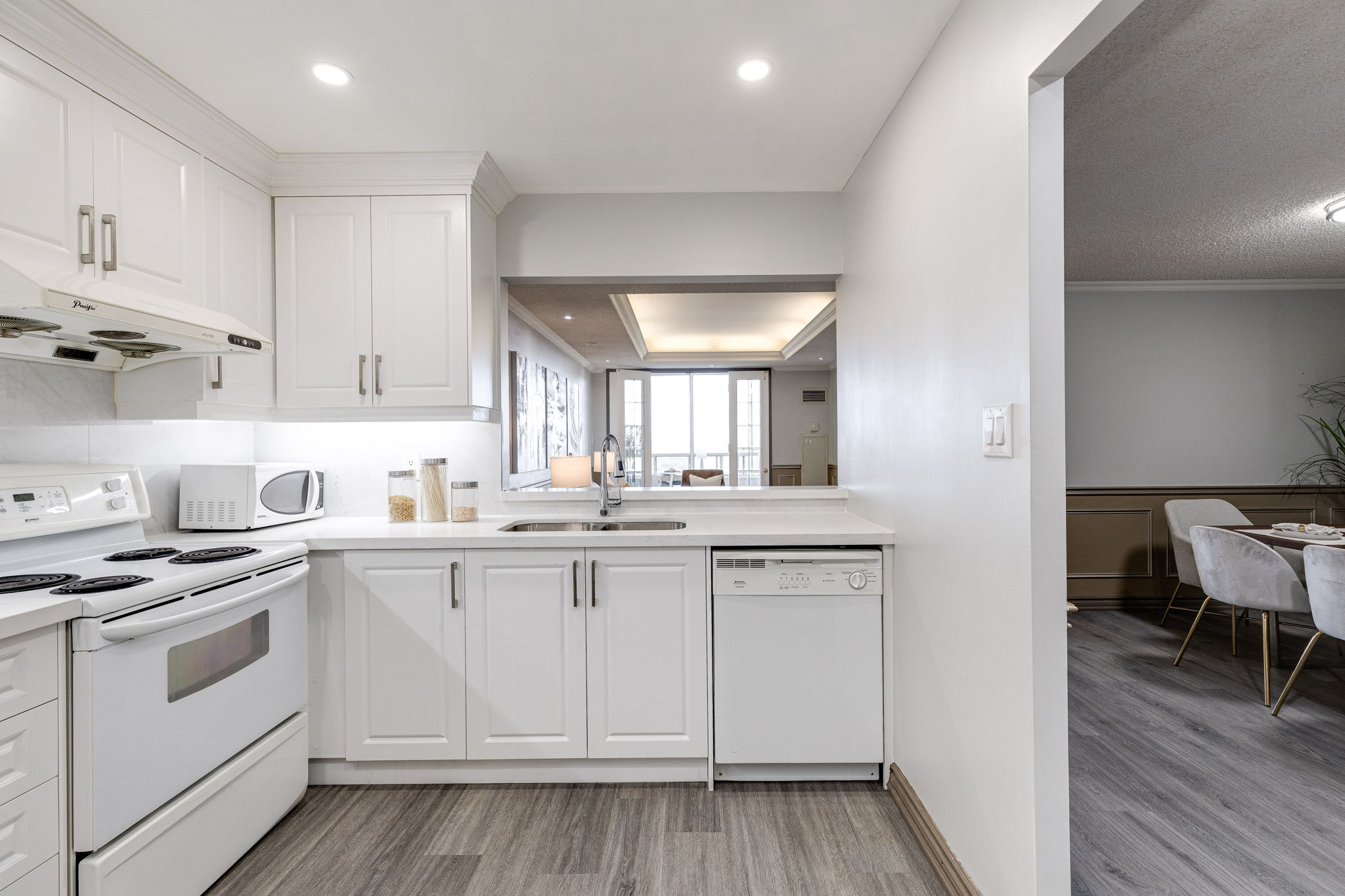 Toronto property showcase — delivered property photograph 8