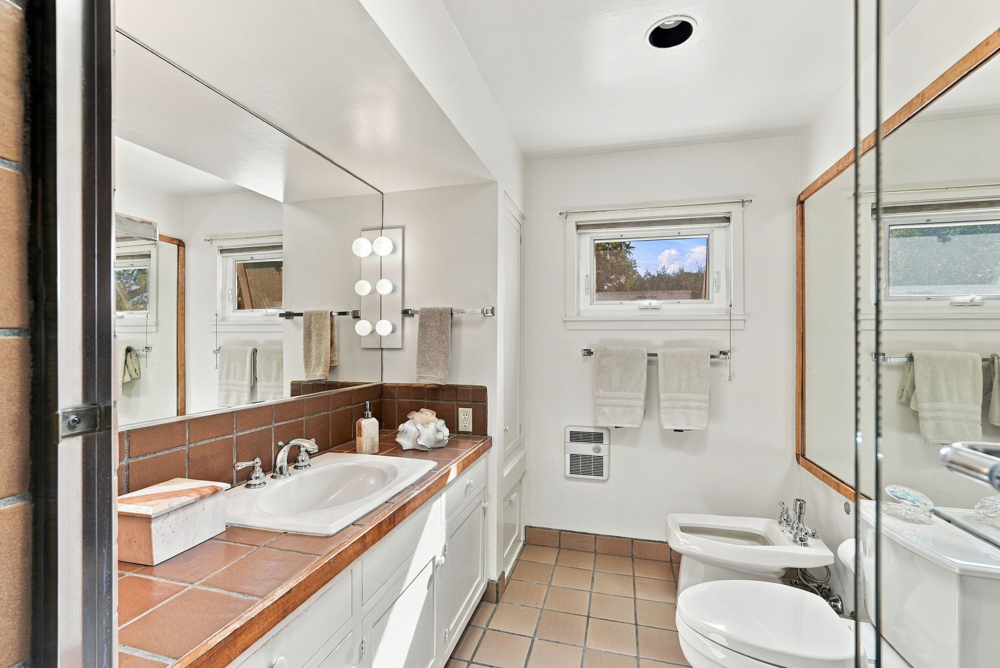 033_F8_168 Crestview Dr