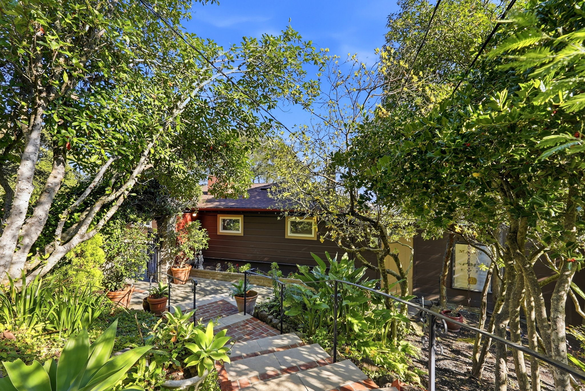 046_F8_168 Crestview Dr