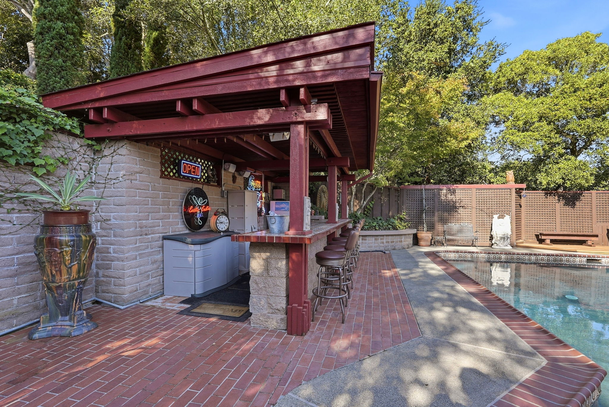 053_F8_168 Crestview Dr