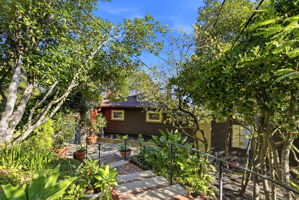 046_F8_168 Crestview Dr