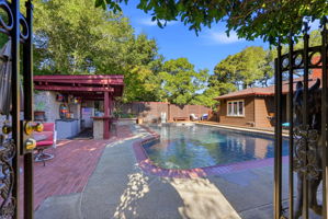 049_F8_168 Crestview Dr
