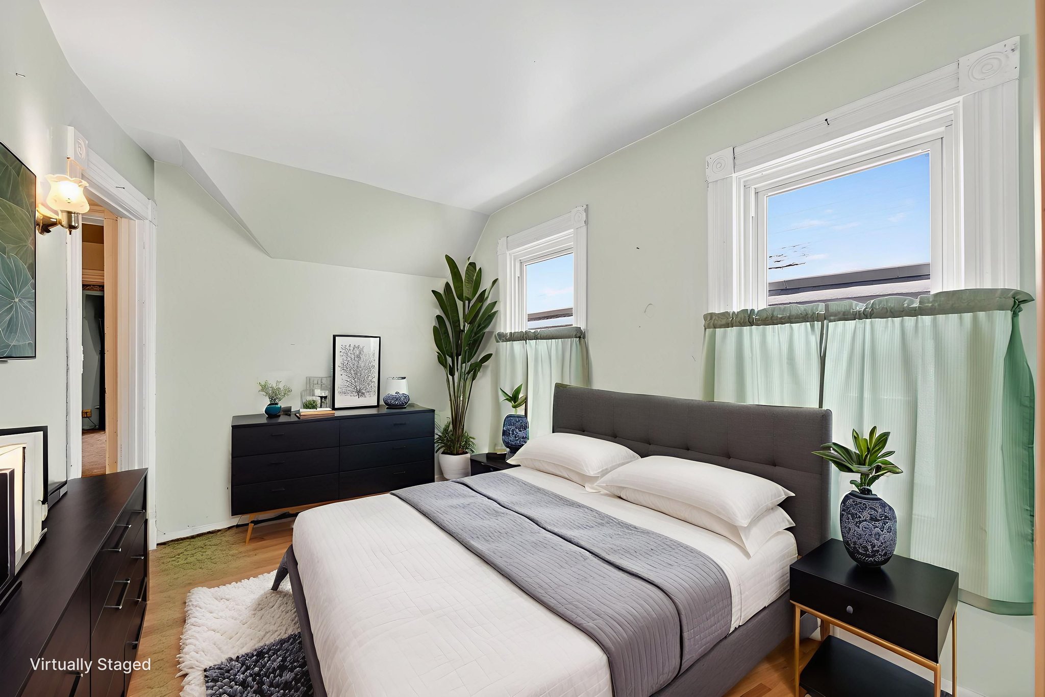 168-dearborn-133 virtually staged.jpeg