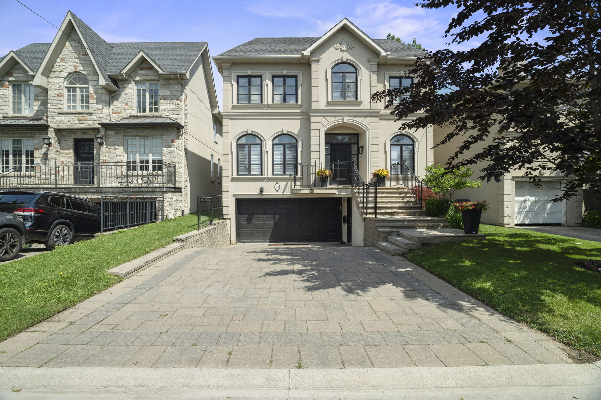 168 Dunblaine Ave Toronto, ON M5M 2S5