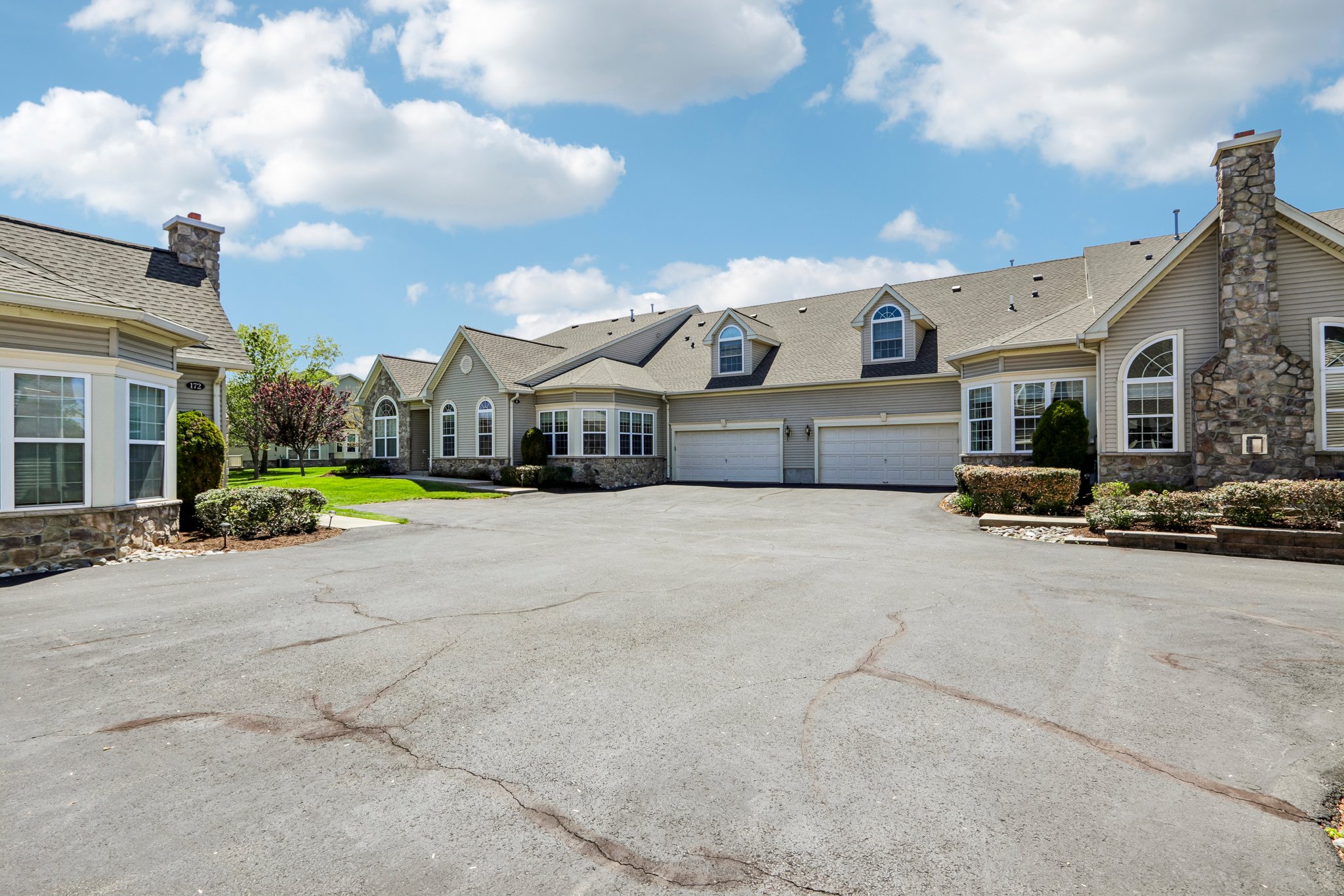 Fairway Dr-S2804-002.jpg