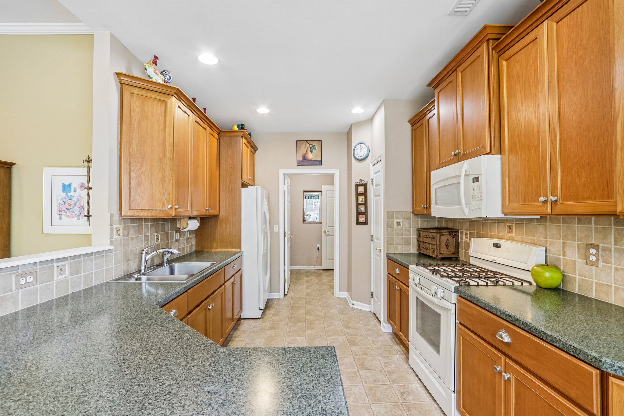 Fairway Dr-S2804-019.jpg