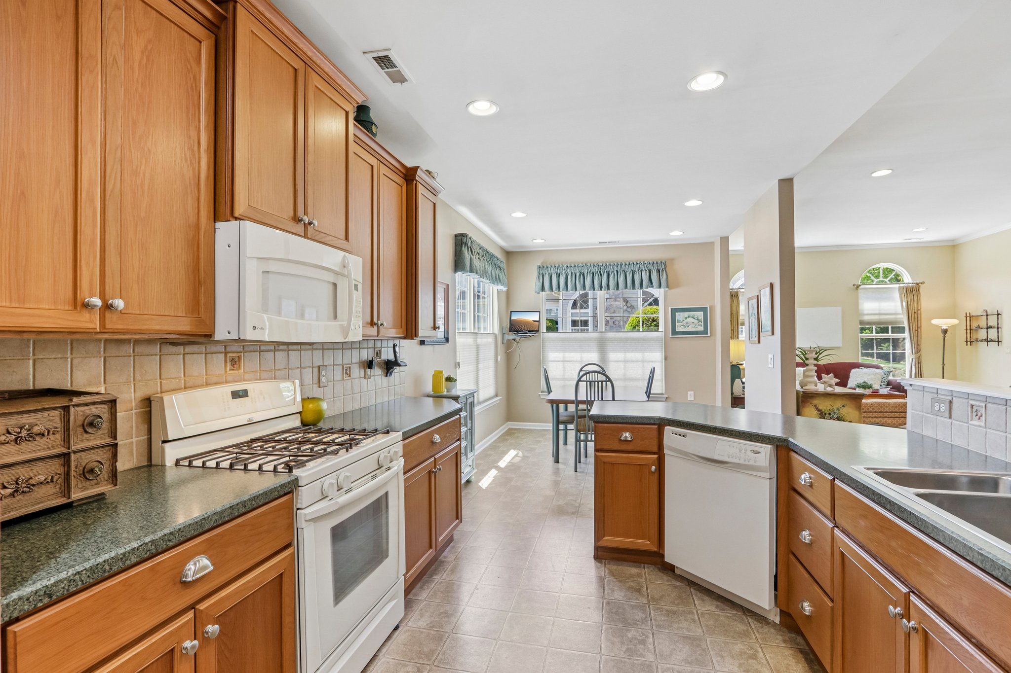 Fairway Dr-S2804-022.jpg