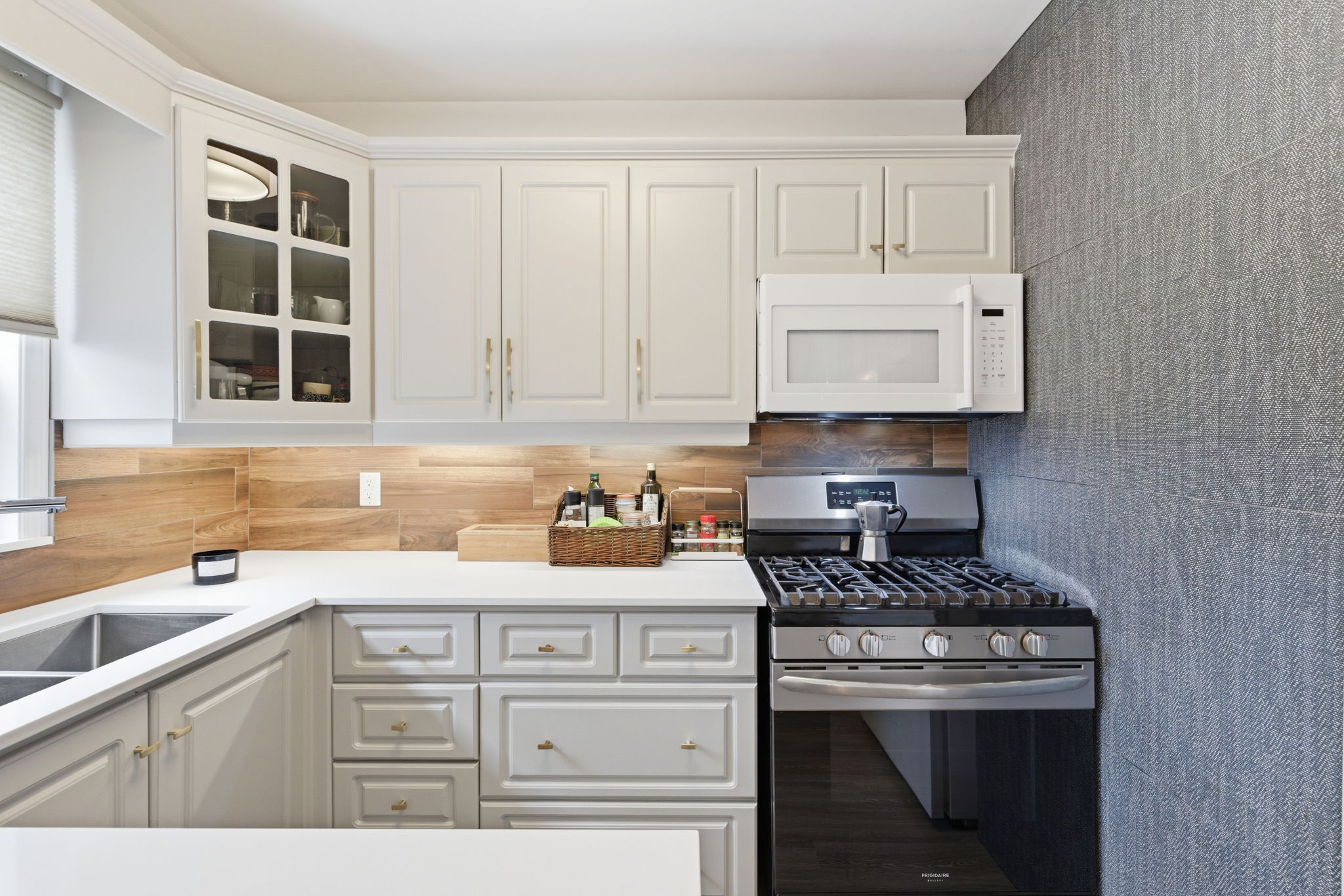 Toronto property showcase — delivered property photograph 24
