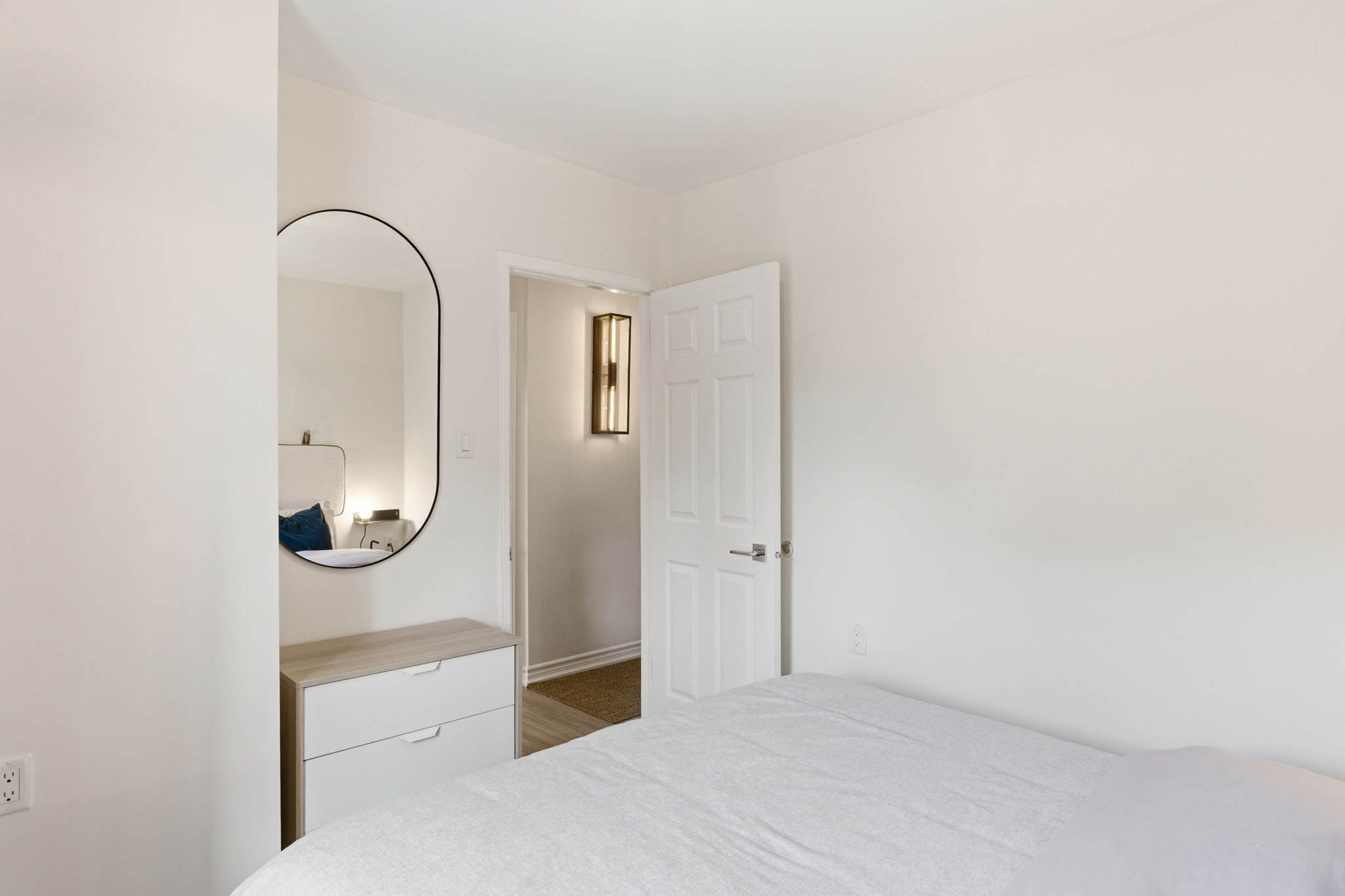 Toronto property showcase — delivered property photograph 28