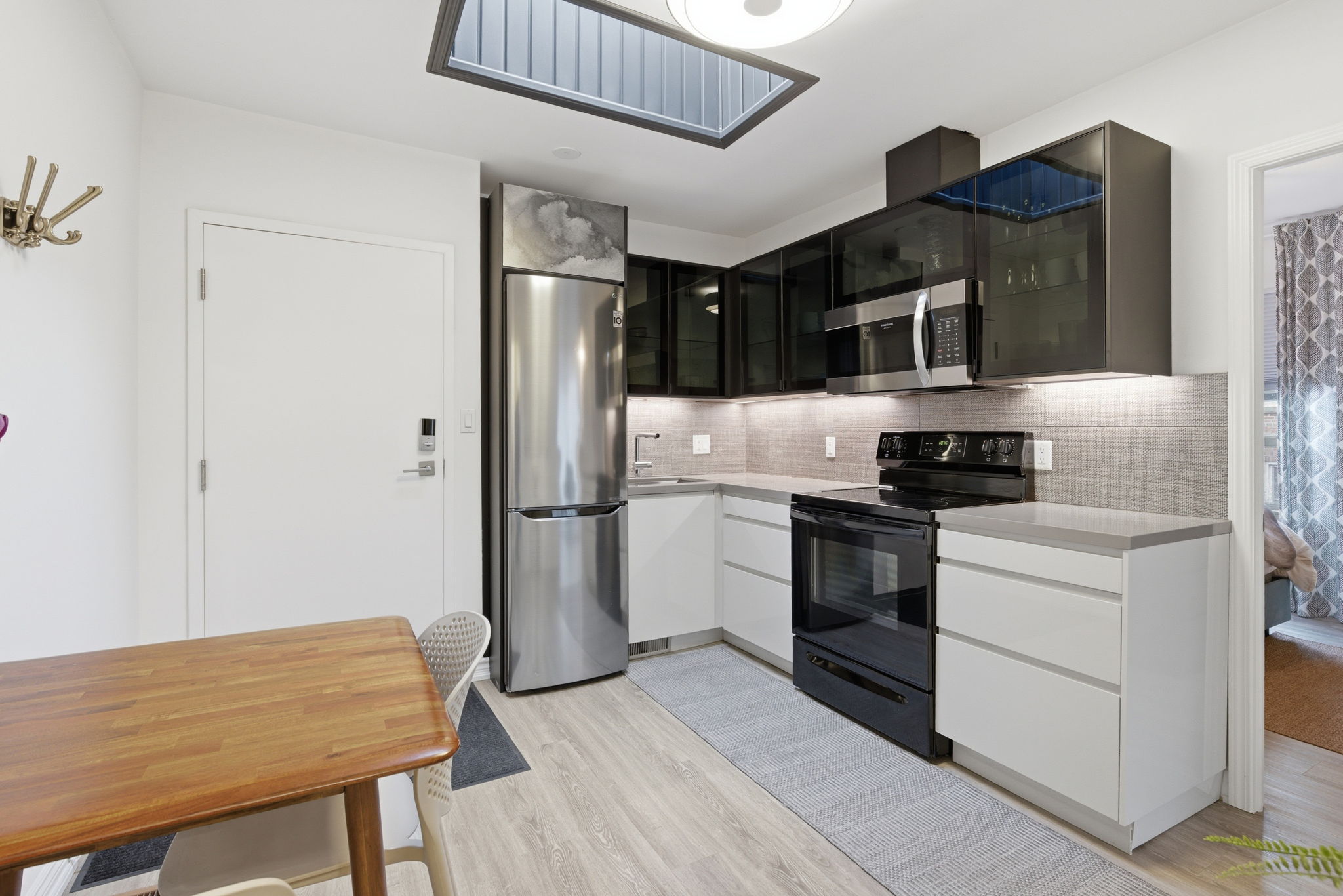 Toronto property showcase — delivered property photograph 33
