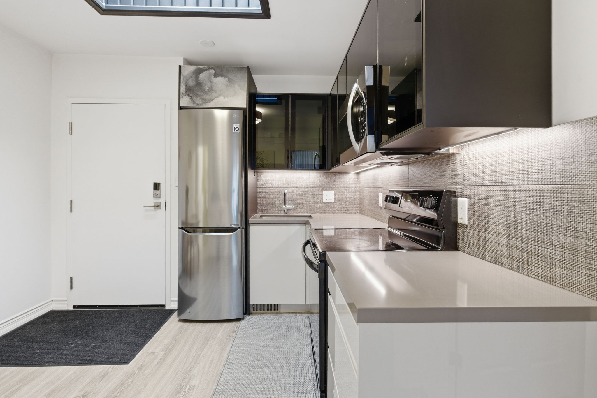 Toronto property showcase — delivered property photograph 34