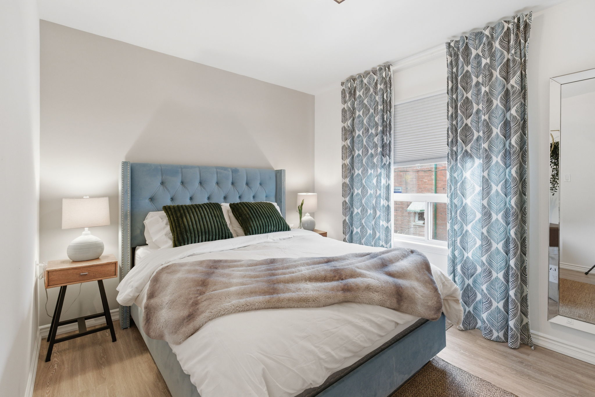 Toronto property showcase — delivered property photograph 40
