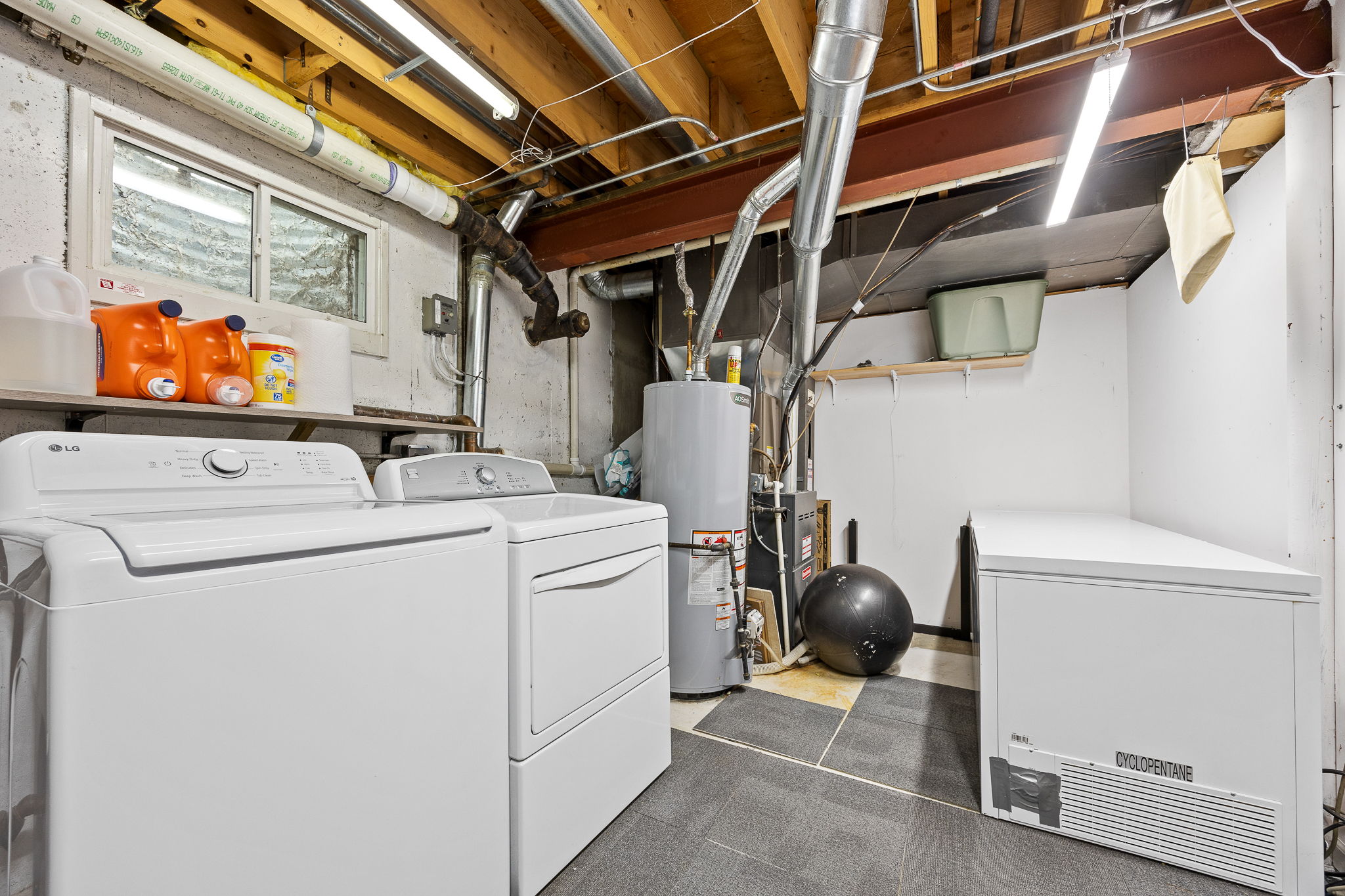 Utility room-Logan