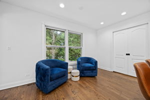 Kitchen sitting area-Logan