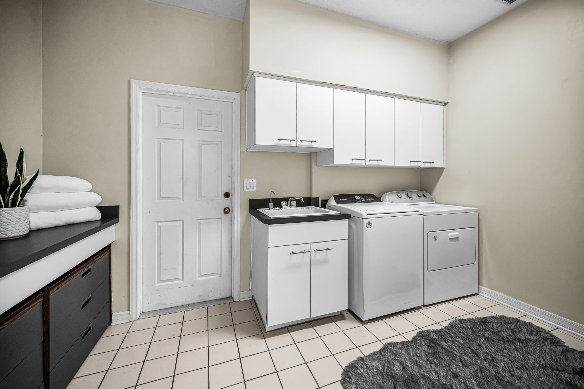 Laundry Room1a