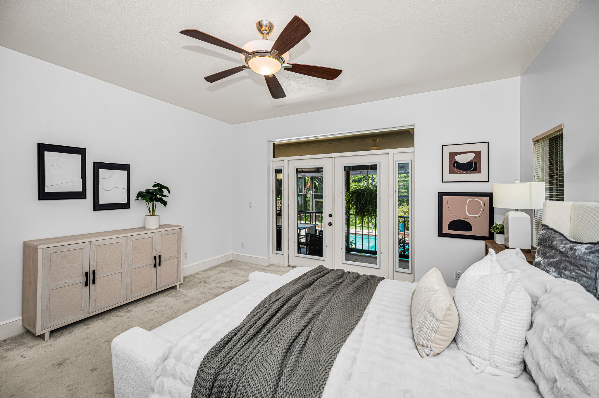 Primary Bedroom1b