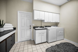 Laundry Room1a