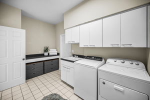 Laundry Room1b