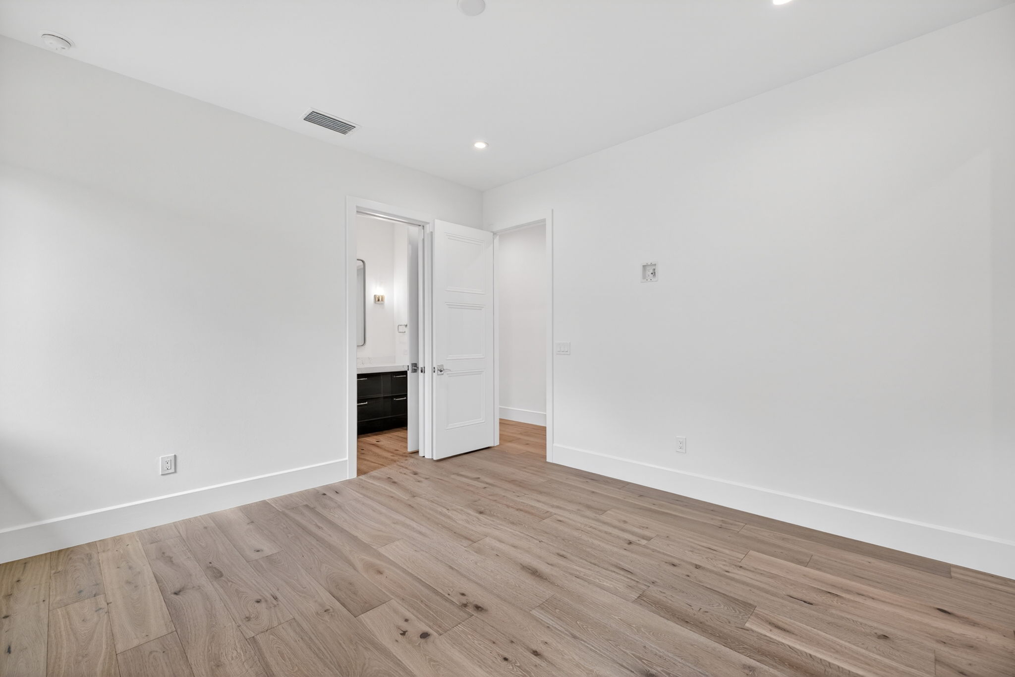 Guest Bedroom 1 - 2 of 2