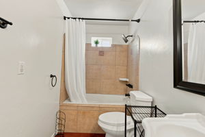  Photo 44