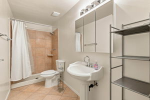  Photo 48