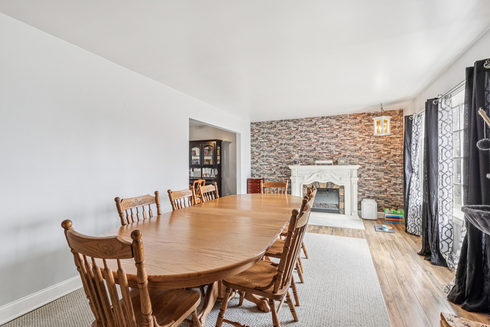 Arthur Dr-S0503-010.jpg