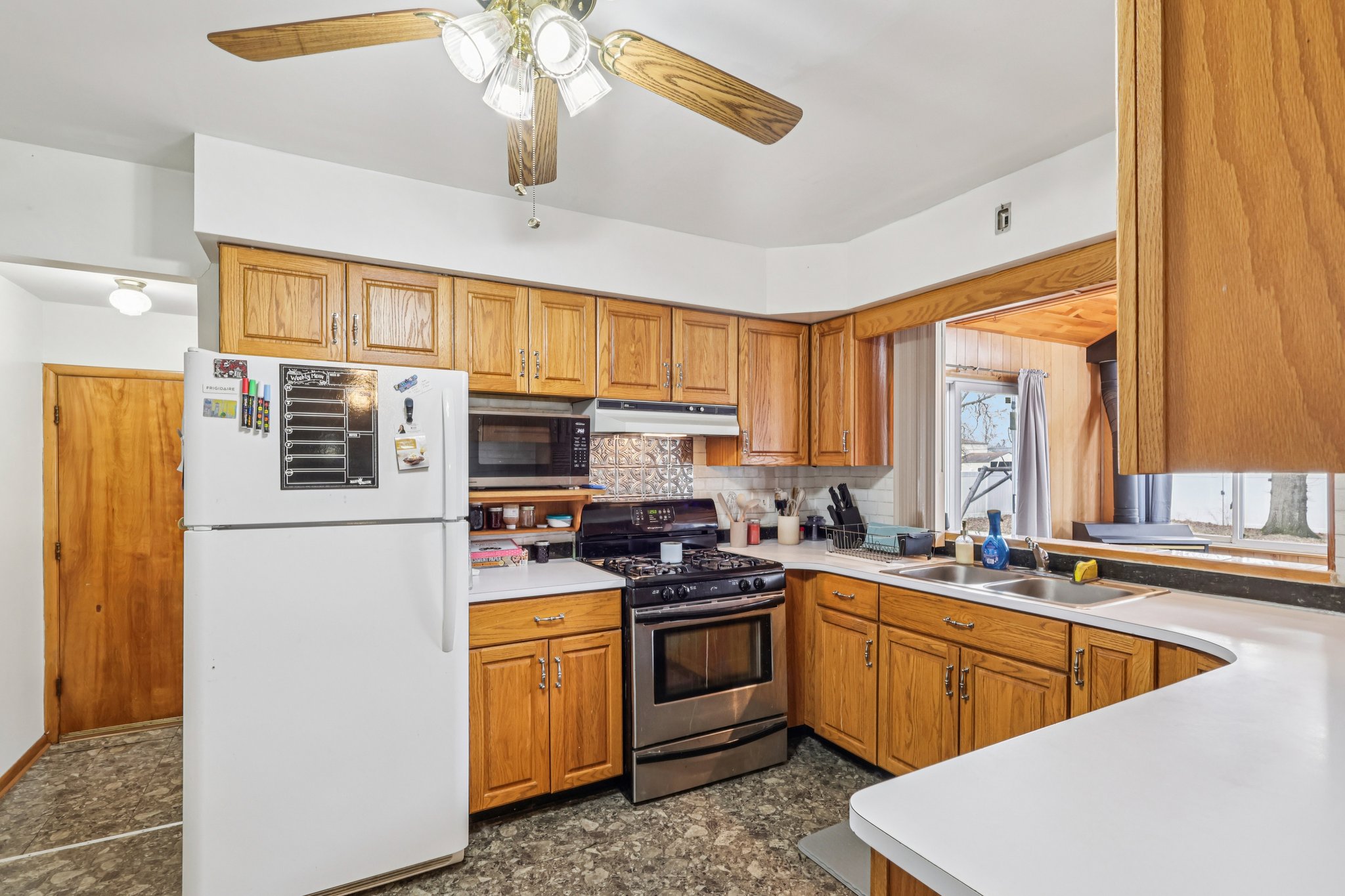 Arthur Dr-S0503-018.jpg