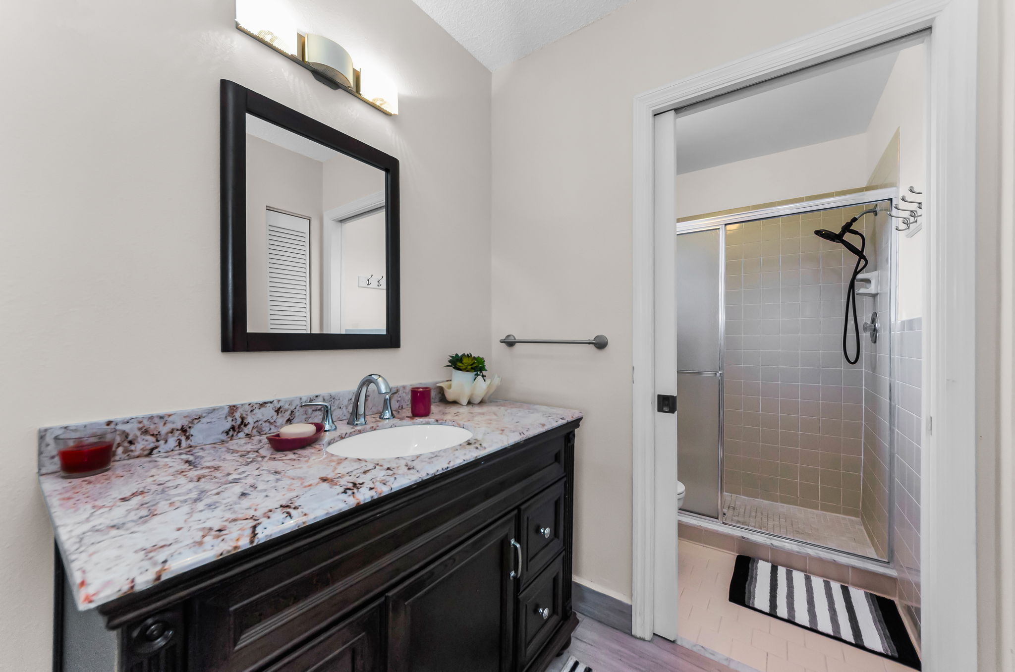 Master Bathroom1a