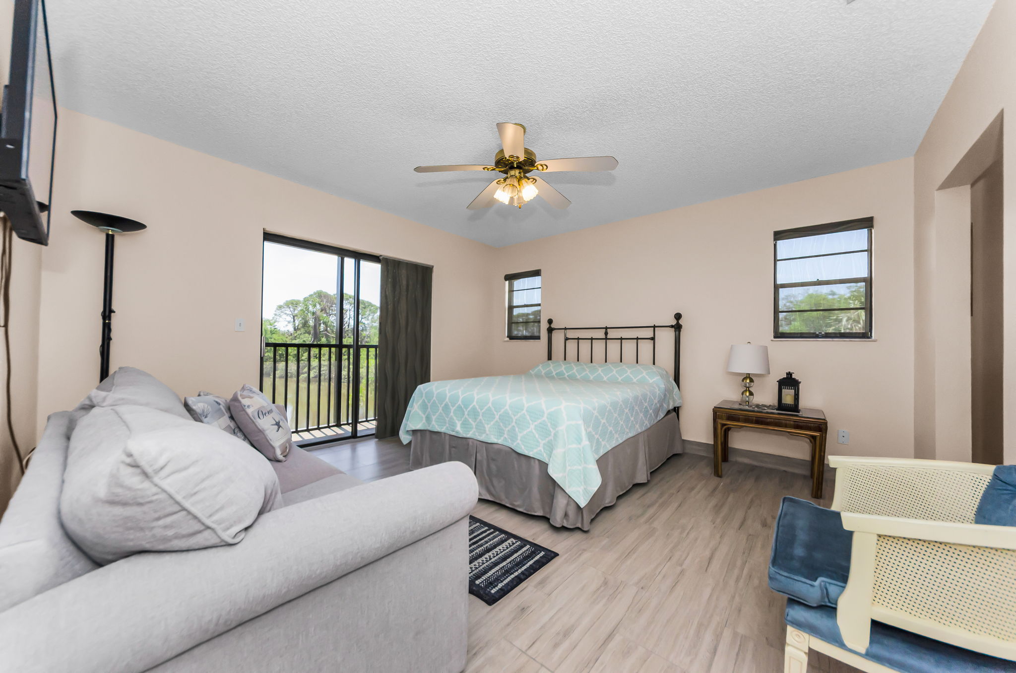 Master Bedroom1a