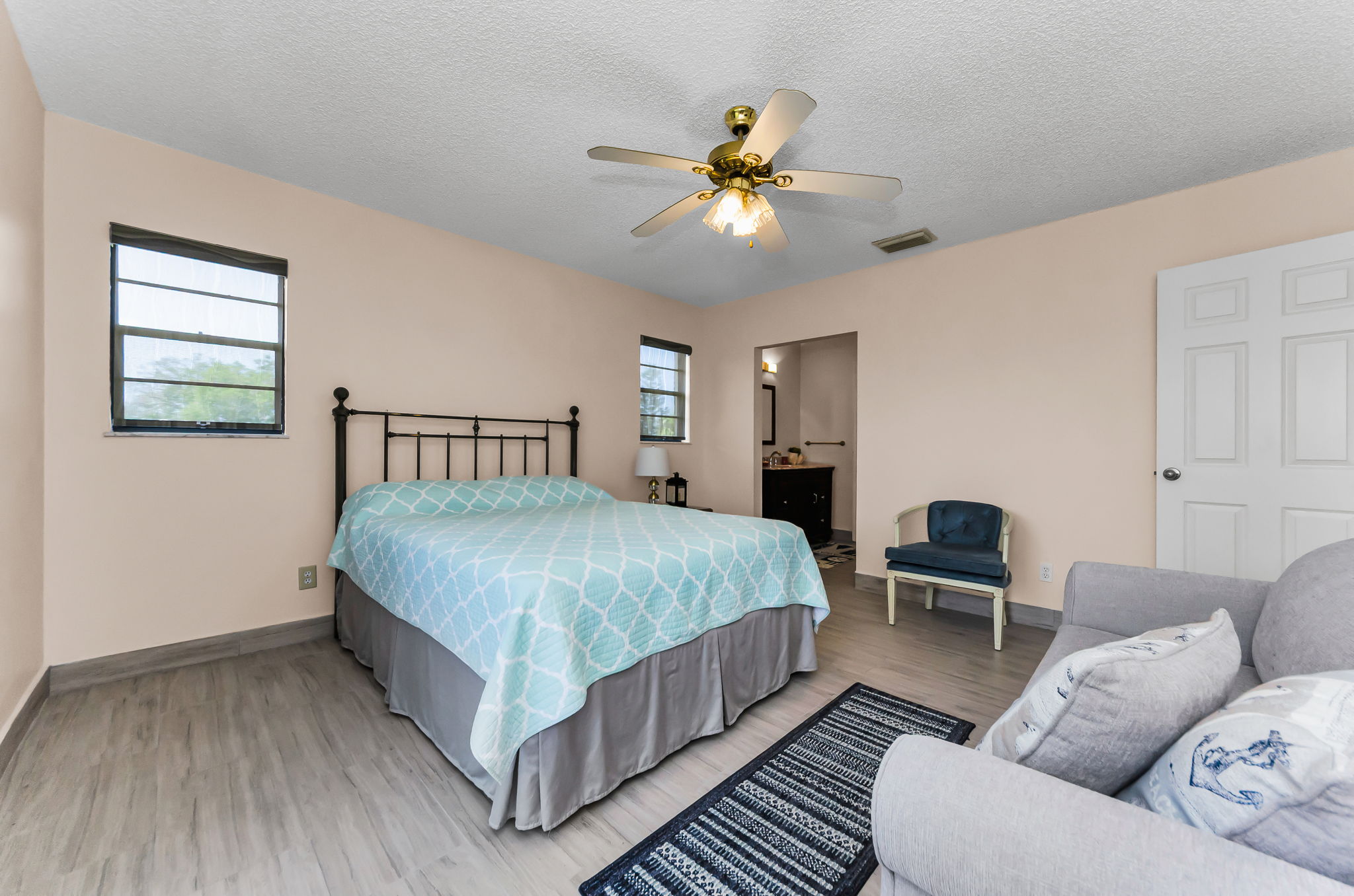 Master Bedroom1c