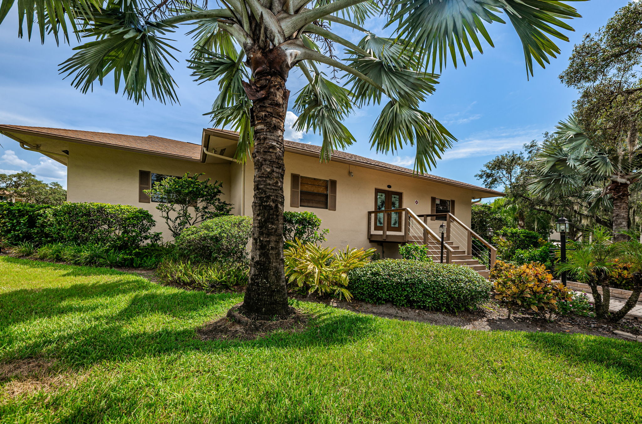 4-Clubhouse