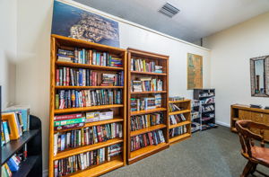 13-Clubhouse Library