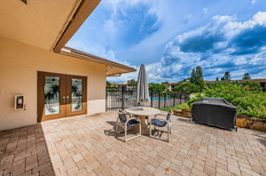 18-Clubhouse Grillng Area