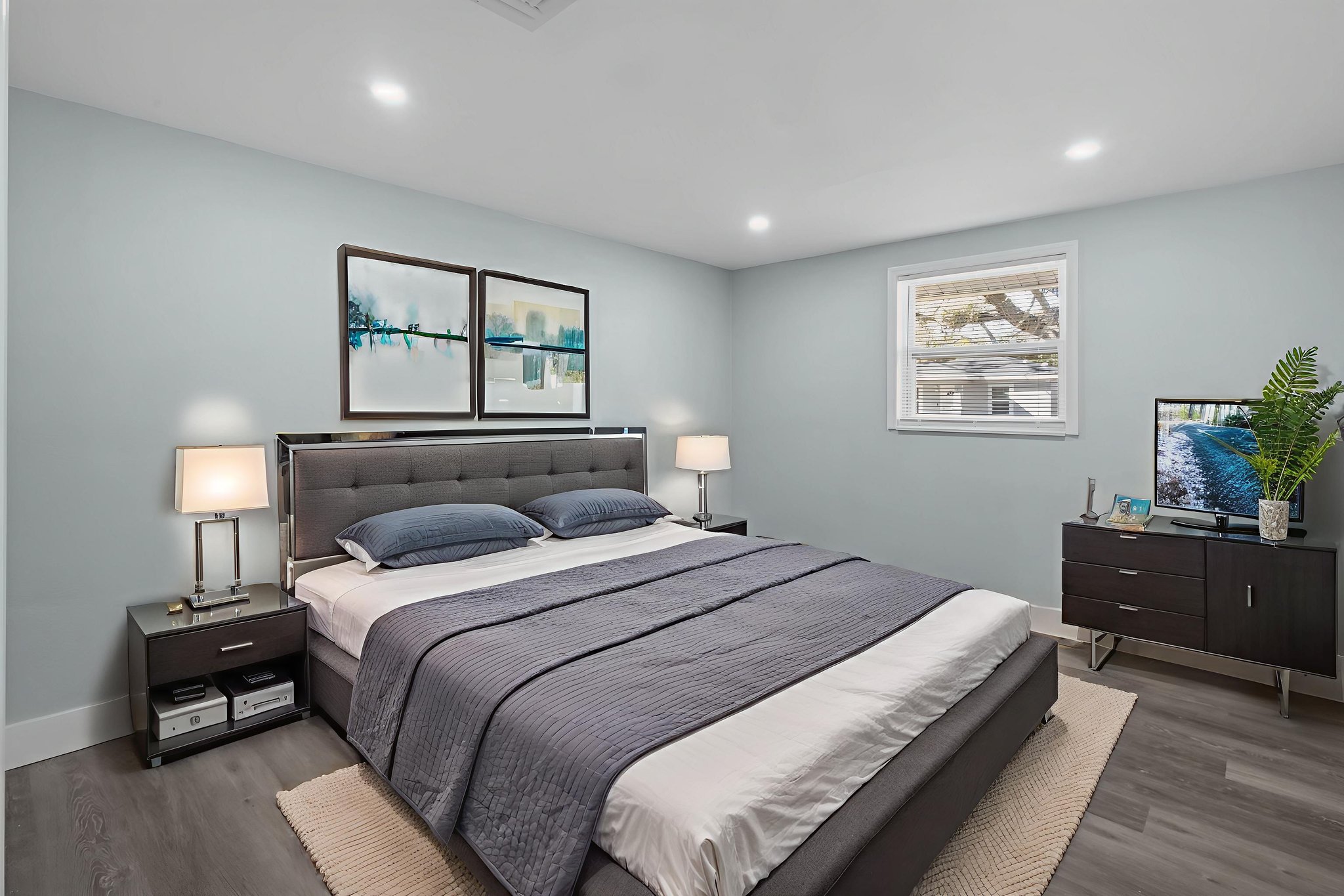 TMC_12 virtually staged.jpeg