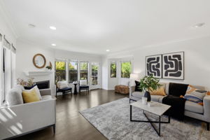 011_F8_1683 Hyacinth Ln
