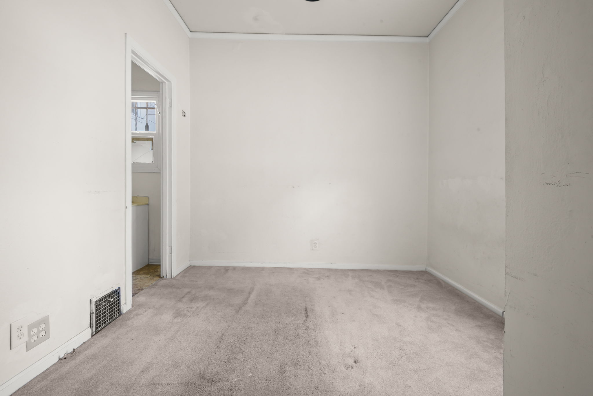 1st floor Bedroom 6