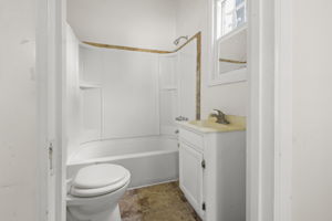 Bedroom 6 Ensuite