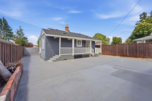  Photo 23