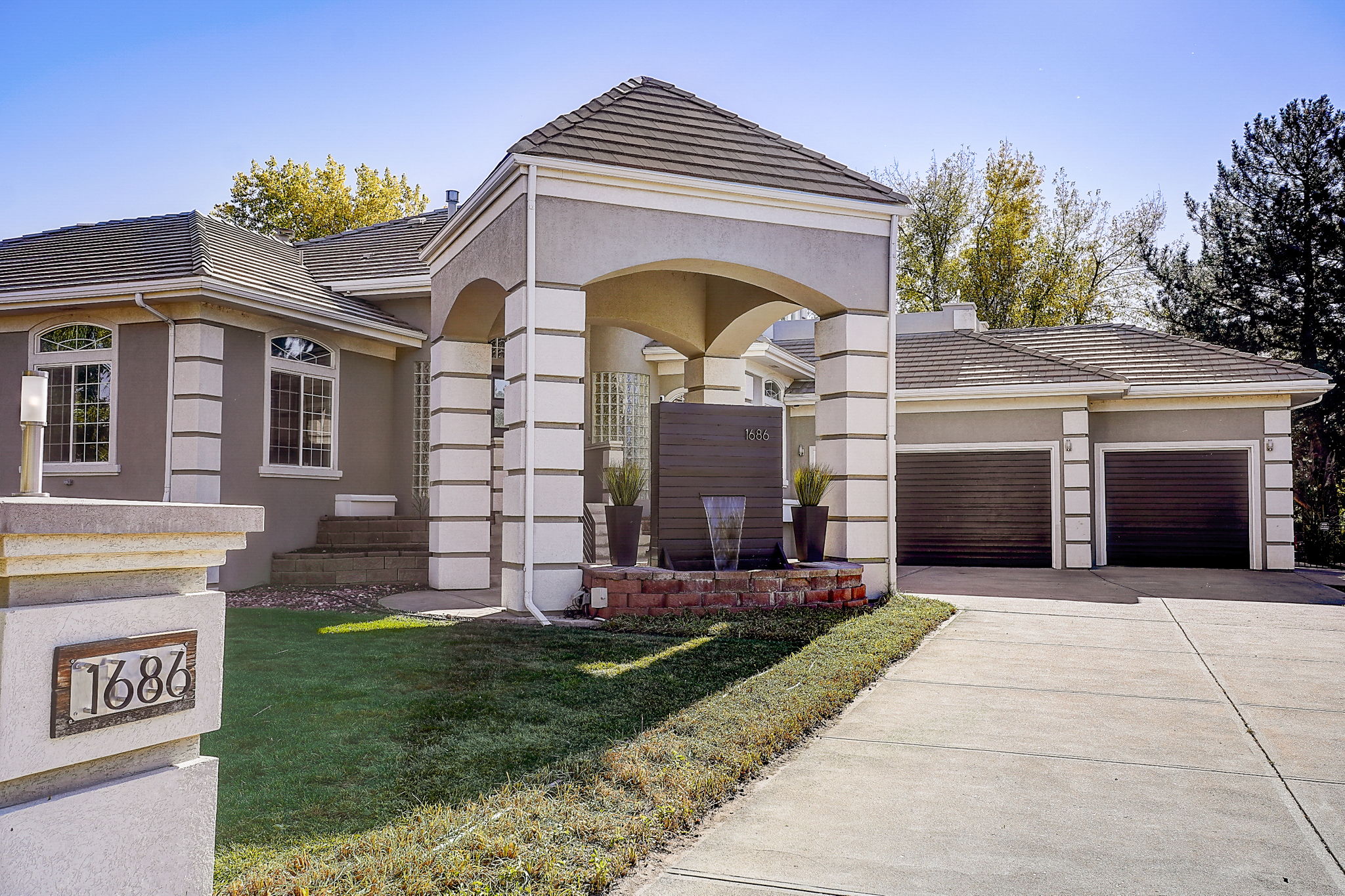 S Willow Ct-005